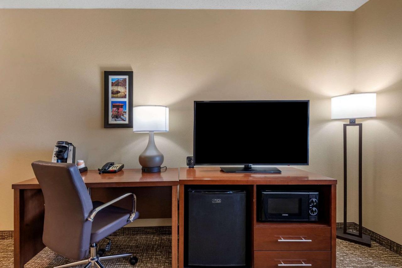 Comfort Suites Huntersville Near Lake Norman Exterior foto