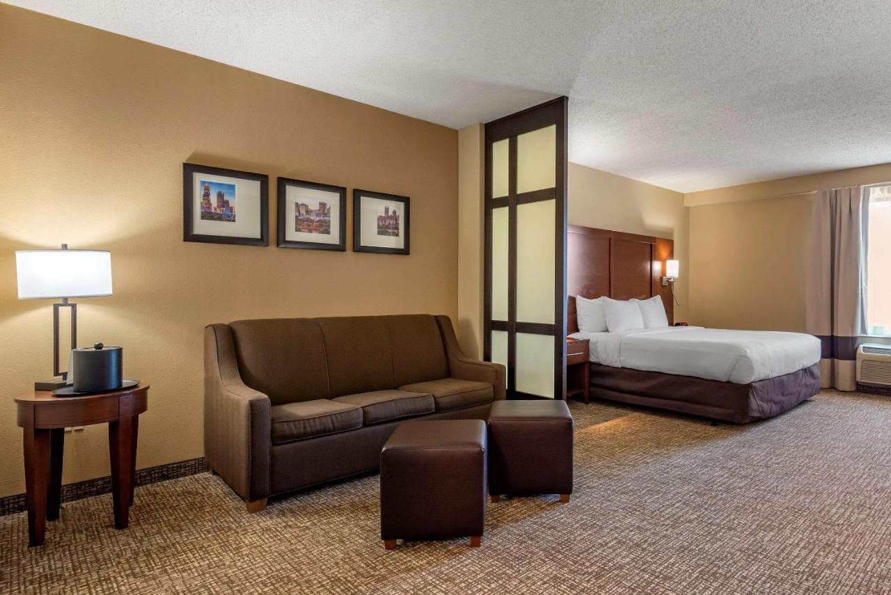 Comfort Suites Huntersville Near Lake Norman Exterior foto